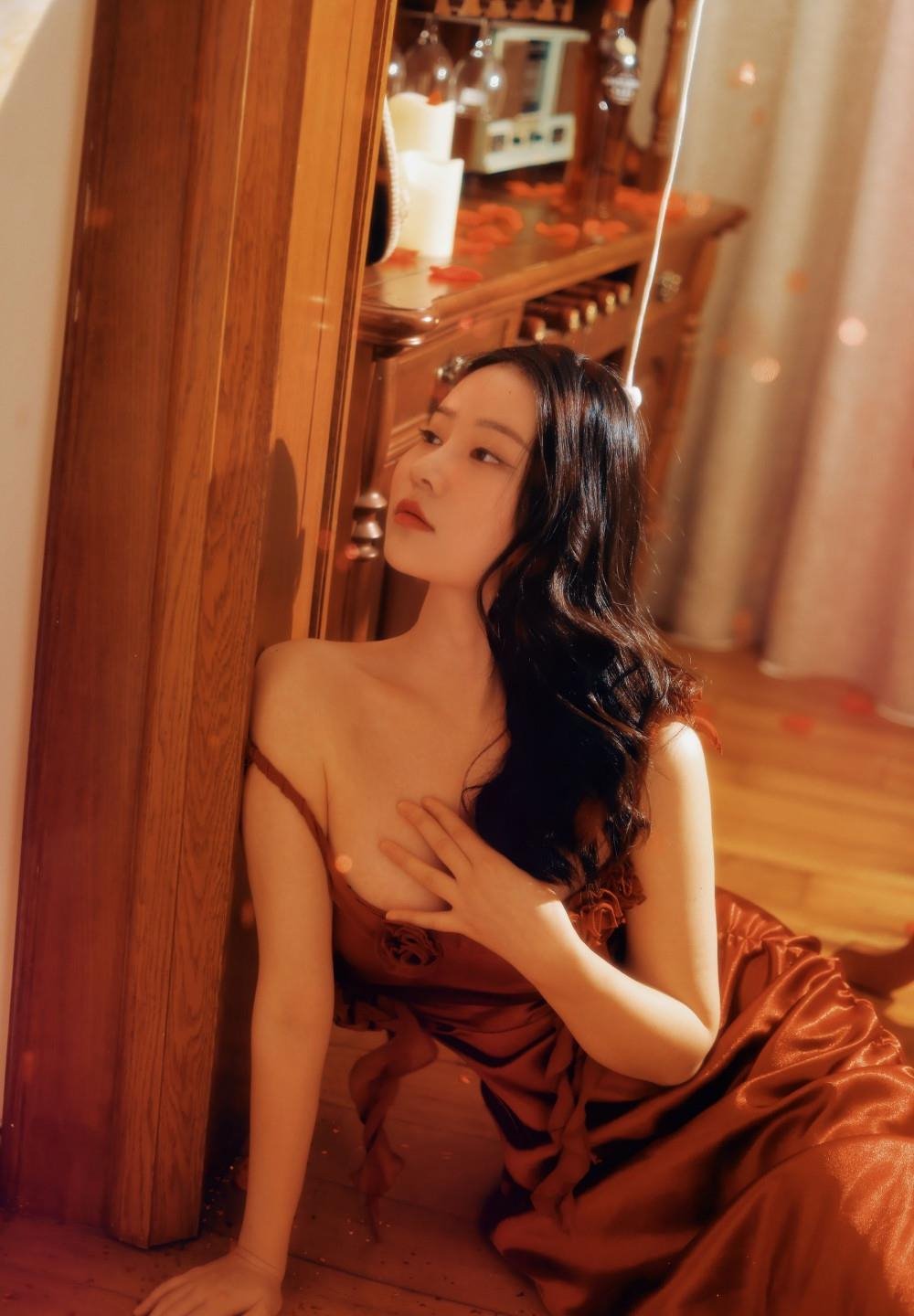 ��ɫ��վӰ���ȷ�